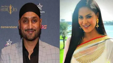 Harbhajan, Veena engage in war of words on Imran speech