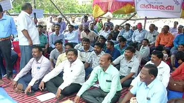 CESU employees continue stir demanding grade pay hike