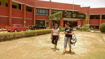Will discuss about Hindi, Urdu media courses in Jammu: IIMC DG
