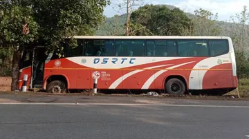 Odisha Medicos On Way To Covid Duty Hurt As Bus Hits Roadside Tree