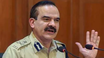 Thane Court Issues Non-Bailable Warrant Against IPS Officer Param Bir Singh