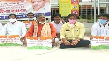 Odisha Congress Protests Fuel Price Hike As Part Of Nation-Wide Stir