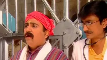 Taarak Mehta Ka Ooltah Chashmah: Champak Chachaji Accused Of Flirting With Jethalal's Wife (Throwback)
