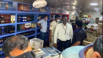 5 Liquor Shops Sealed In Bhubaneswar For Violating Covid Guidelines