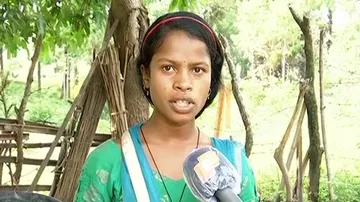 Odisha Class 10 Girl Student Buys Smartphone For Online Study By Selling Mahula