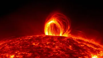 Powerful Solar Storm May Strike Earth; GPS, Phone Signal Outage Likely