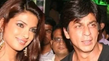 Priyanka Chopra, SRK Almost Got Killed in Bomb Blast (Throwback)