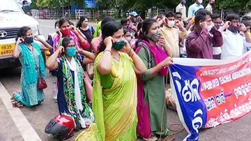 Teachers Kneel Down On Bhubaneswar Road To Protest Unemployment