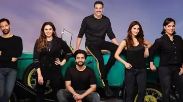 Akshay Kumar and Bell Bottom Team