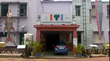 ITI Student Dies After Falling From Hostel Food Delivery Van