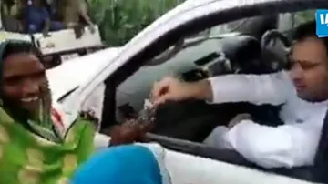Tejashwi 'Caught' Distributing Money To Villagers Ahead Of Polls
