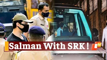 Salman Khan at Shah Rukh Khan home