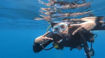 Priyanka Chopra Gets Wet In Scuba Diving Pics