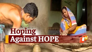 Earthen Lamp Maker 