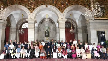 President Ram Nath Kovind, Vice President M. Venkaiah Naidu and Prime Minister Narendra Modi with th