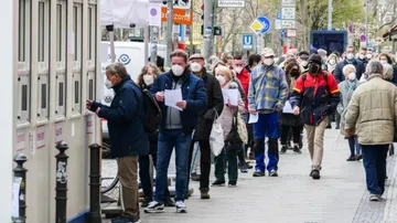 Global Covid-19 Caseload Tops 251.3 Million, Deaths Over 5.07 Million