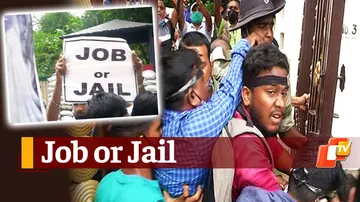 Junior Teacher Job Aspirants Clash With Odisha Police 