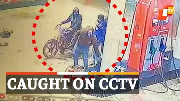 Loot At Petrol Pump In Odisha