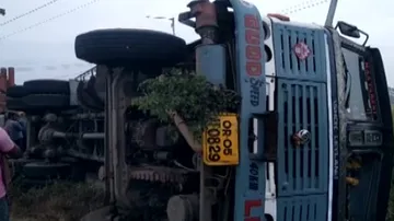 Odisha Will Deploy 30k Street Vendors To Curb Road Fatalities