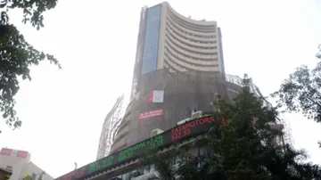 Sensex plunges 1,172 pts as Infosys, HDFC twins play spoilsport