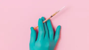 Oxford-AstraZeneca Begins Work On Vaccine To Target Omicron