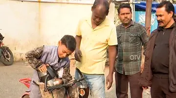 Cuttack Boy Sells Tea On Cycle To Support His Family 