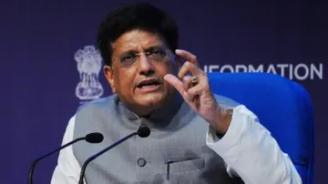 Govt Stresses On Linking Weavers, Artisans Through e-Com Platforms