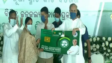 Naveen Plays 'Lasswell Theory'