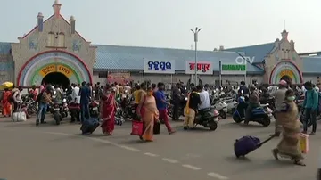 Odisha Panchayat Polls: Candidates In Ganjam Leave No Stone Unturned To Woo Migrant Voters