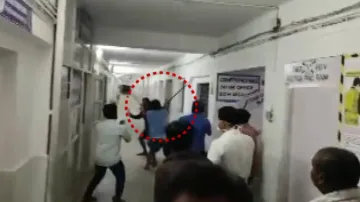 doctor thrashes patient