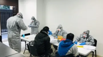 Covid cases rise in US amid new virus strain