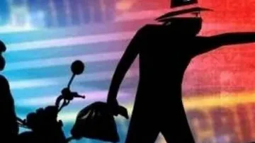 Woman vendor robbed, man stabbed in Bhubaneswar