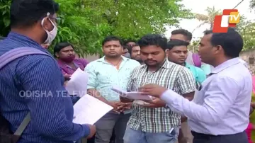 OSSTET aspirants allege corruption in teacher recruitment process, meet Bhubaneswar MP