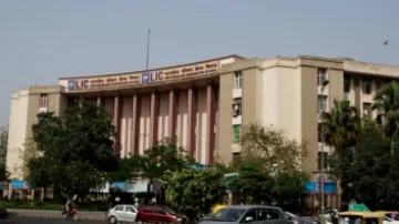 LIC IPO Day 3: QIB sees halfway mark, NII subscribed 76%, overall issue 1.38 times