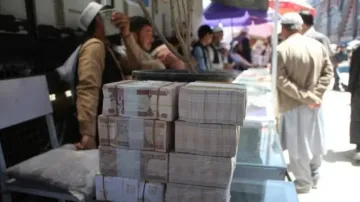 Afghan central bank injects more money to stabilise local currency