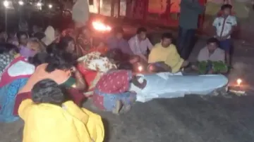 Class III student dies in mishap, villagers stage night-long protest for compensation 