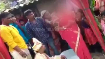 Groom faints after 'already married' bride calls off wedding in Odisha, video goes viral 