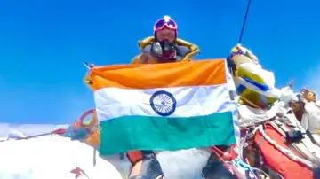 IAF officer dedicates Everest climb to unsung freedom fighters