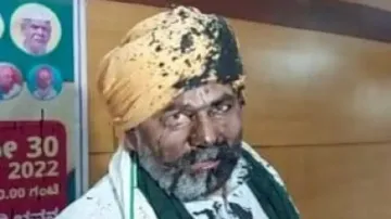 Black paint thrown at Rakesh Tikait in Bengaluru, 3 nabbed