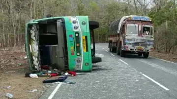 5 dead, 30 hurt as bus overturns along Malkangiri border, rescue operation on