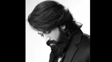 KGF Chapter 2: This video of Yash with team will fill your hearts