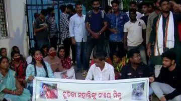 BJB college girl student’s death: Parents of deceased demand CBI enquiry