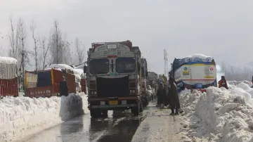 Jammu-Srinagar highway closed for traffic due to bad weather