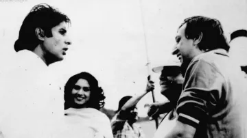 When Amitabh Bachchan looks up at skies, why directors look down?
