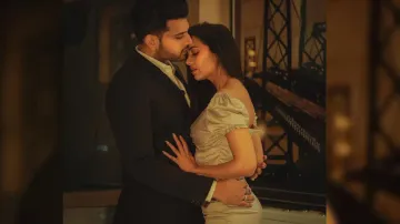 Tejasswi Prakash, Karan Kundrra lock lips at party, intimate video goes viral