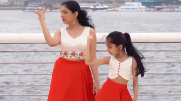Mother, daughter groove beautifully to Pasoori, netizens amazed