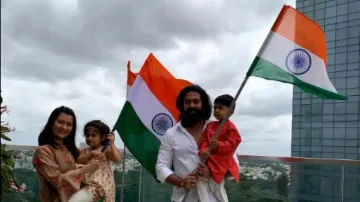 Yash celebrates I-Day with family 