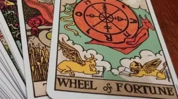 Tarot Card Predictions For December 2022