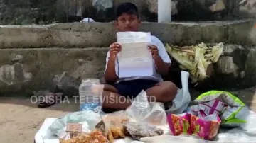 Refused admission, Ganjam student stages novel protest 