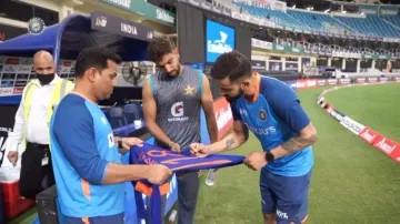 Kohli gifts autographed jersey to Pakistan's Haris Rauf; video goes viral